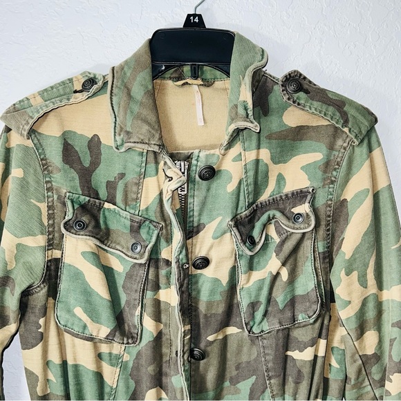 Free People Not Your Brother's Jacket Camouflage Oversized Jacket Size XS Camo - Picture 5 of 6